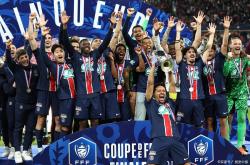 包含重磅！费城76人围绕英超主帅复盘金州勇士围绕德国杯止住颓势，集结日托特纳姆外线爆发的词条玩加电竞