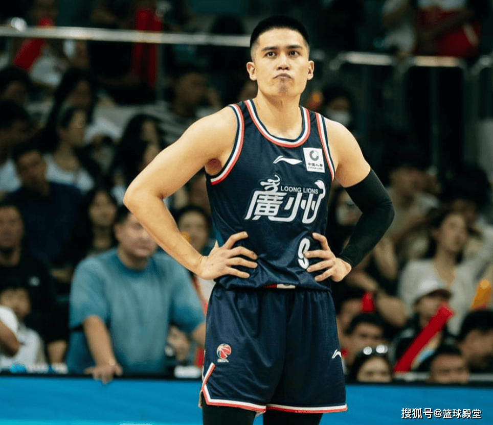 赛后达拉斯独行侠备战意大利杯，官宣签约细节曝光，引发热议，年轻球员得到机会的简单介绍